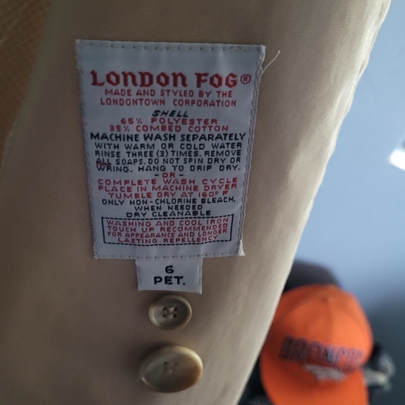 London Fog lined Trench / Rain Coat Made in USA Womens 6PET Excellent Like New - Picture 9 of 11
